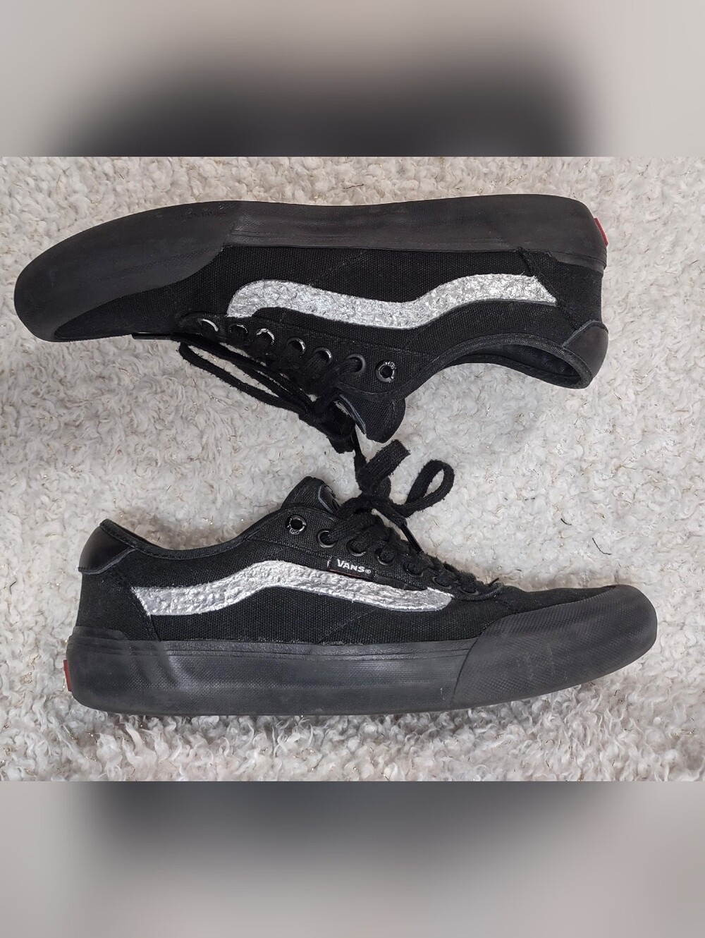 Women's 9.5 Vans Pro Chima Ferguson Sydney Black and Silver Skate Shoes - Picture 2 of 9